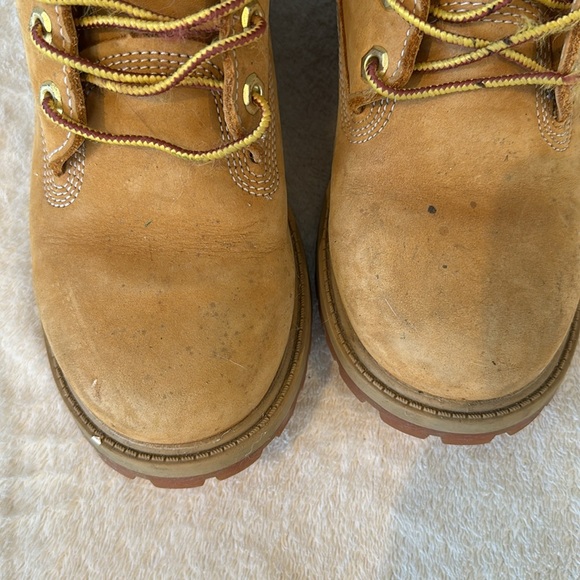 BOYS TIMBERLAND BOOTS - Picture 2 of 4